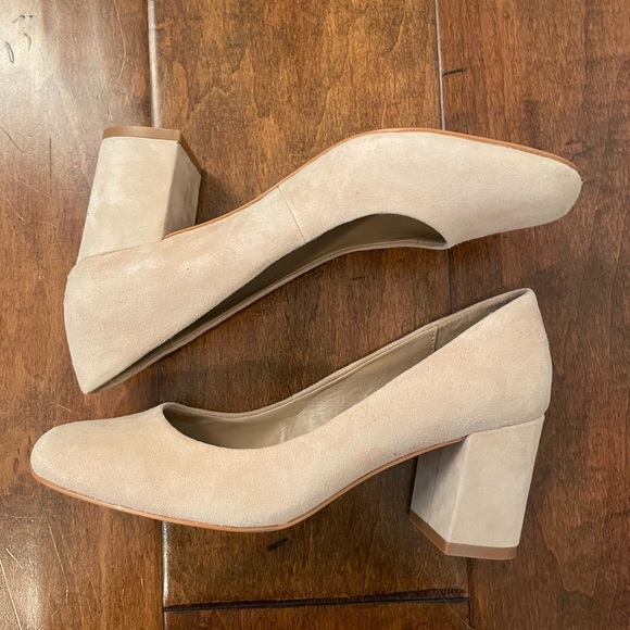 Nude suede block heels - Picture 4 of 6